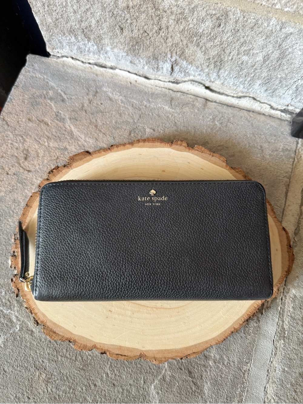 Kate Spade New York Larchmont Avenue Neda Wallet Black Pebbled Leather